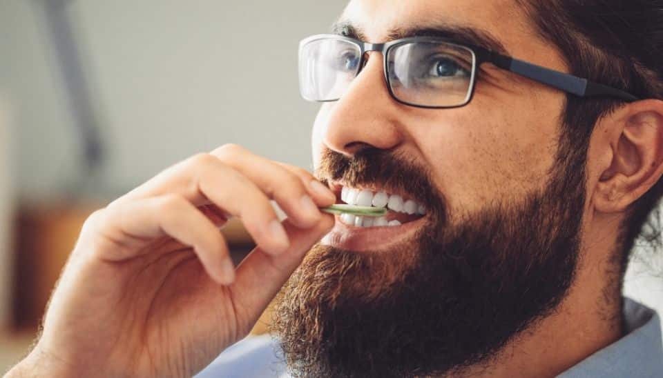 Chew sugar-free chewing gum